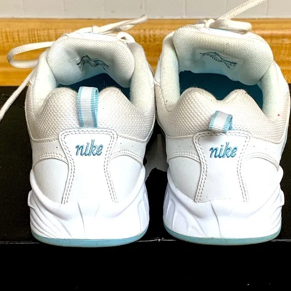 WOMENS NIKE VIEW II WALKING SHOES SIZE 9.5 EXCELLENT CONDITION - Picture 3 of 6